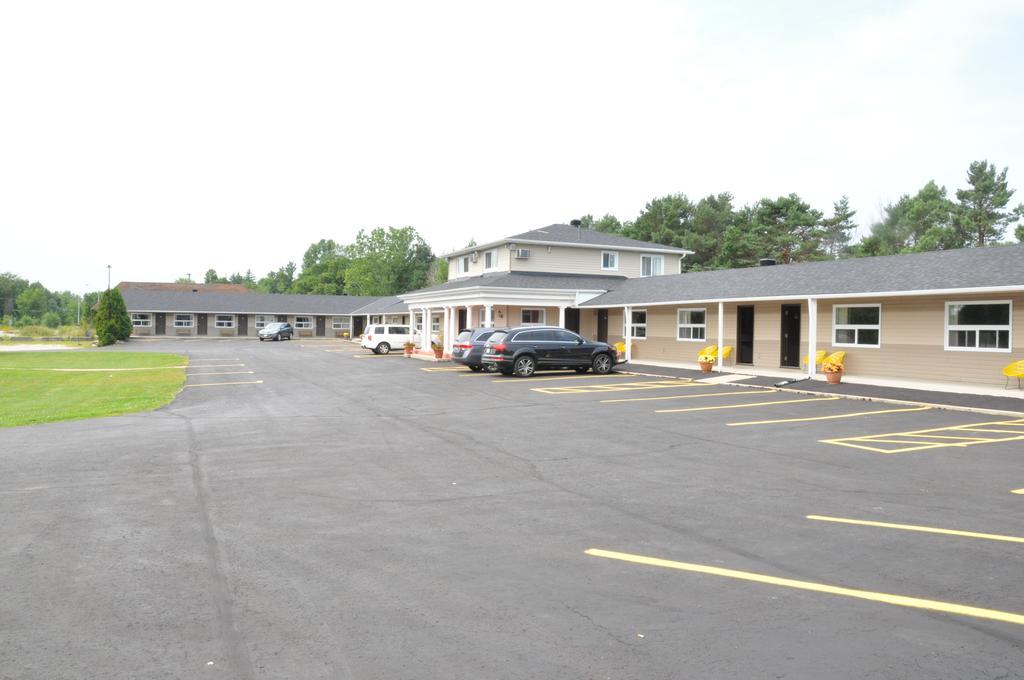 Colonial House Motor Inn Perth Exterior photo