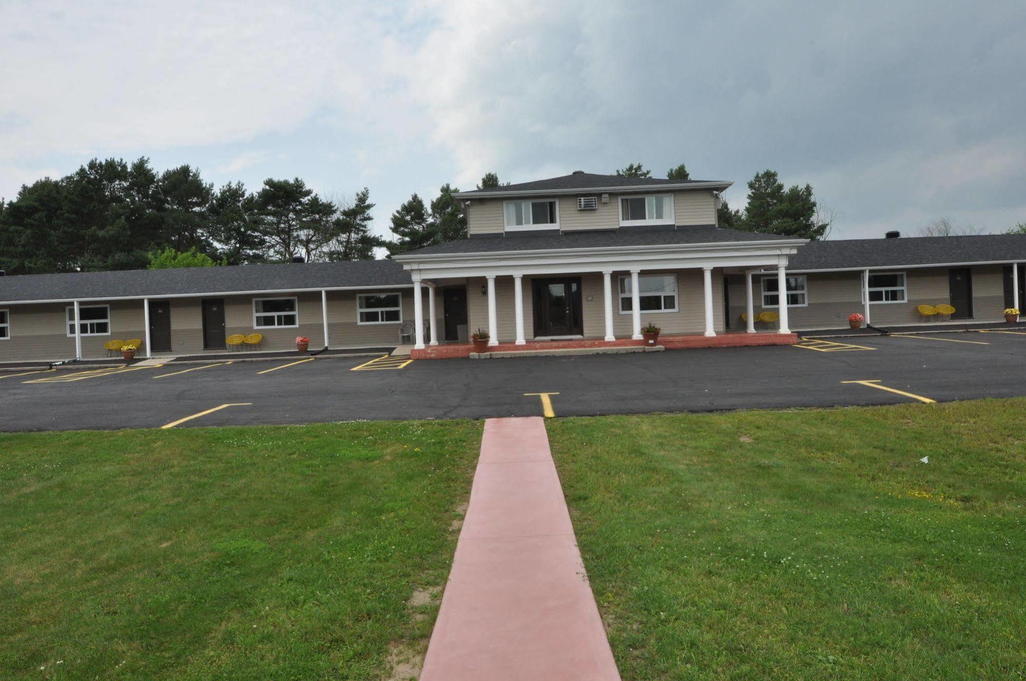 Colonial House Motor Inn Perth Exterior photo